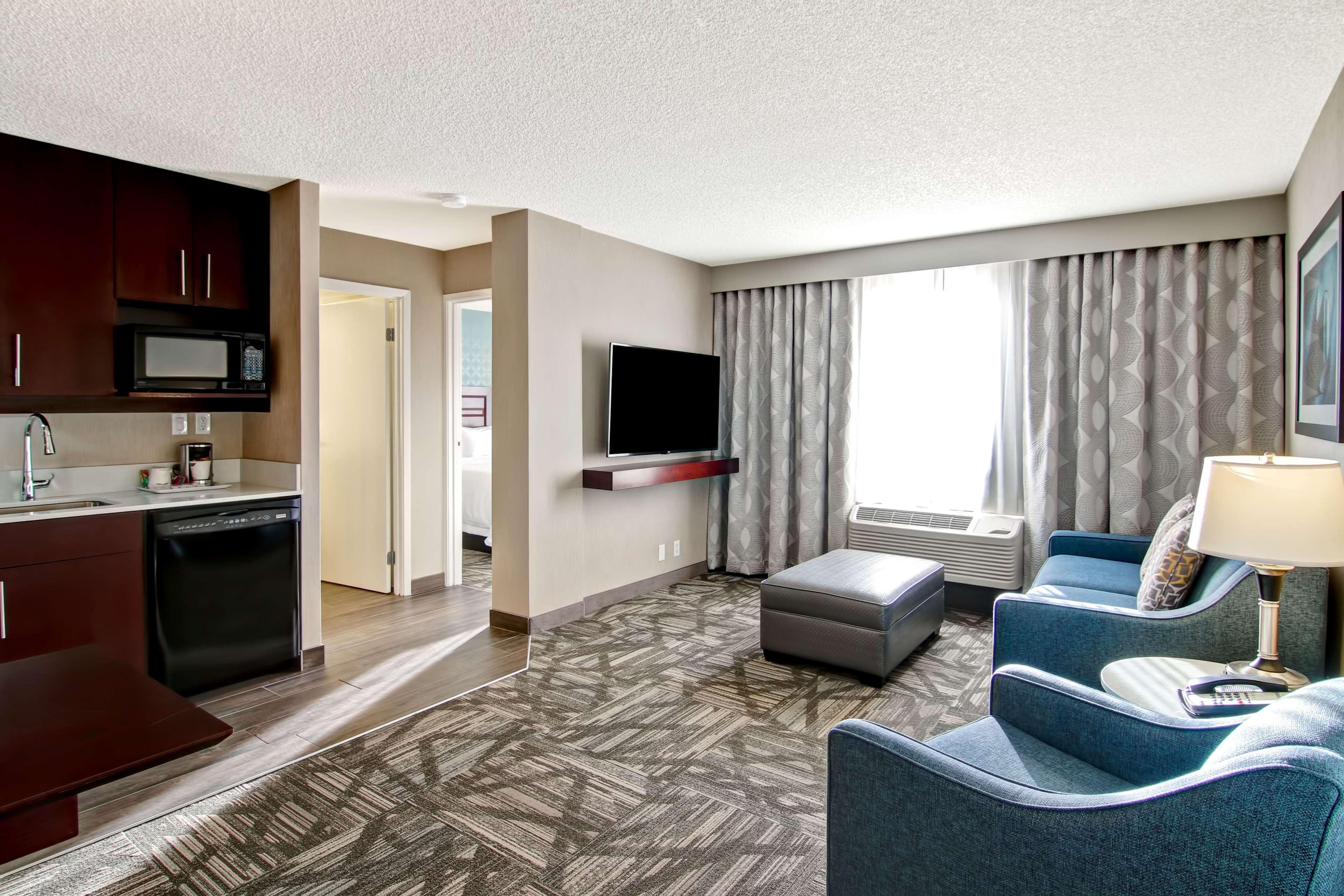 Hampton Inn & Suites By Hilton Calgary-Airport Екстер'єр фото