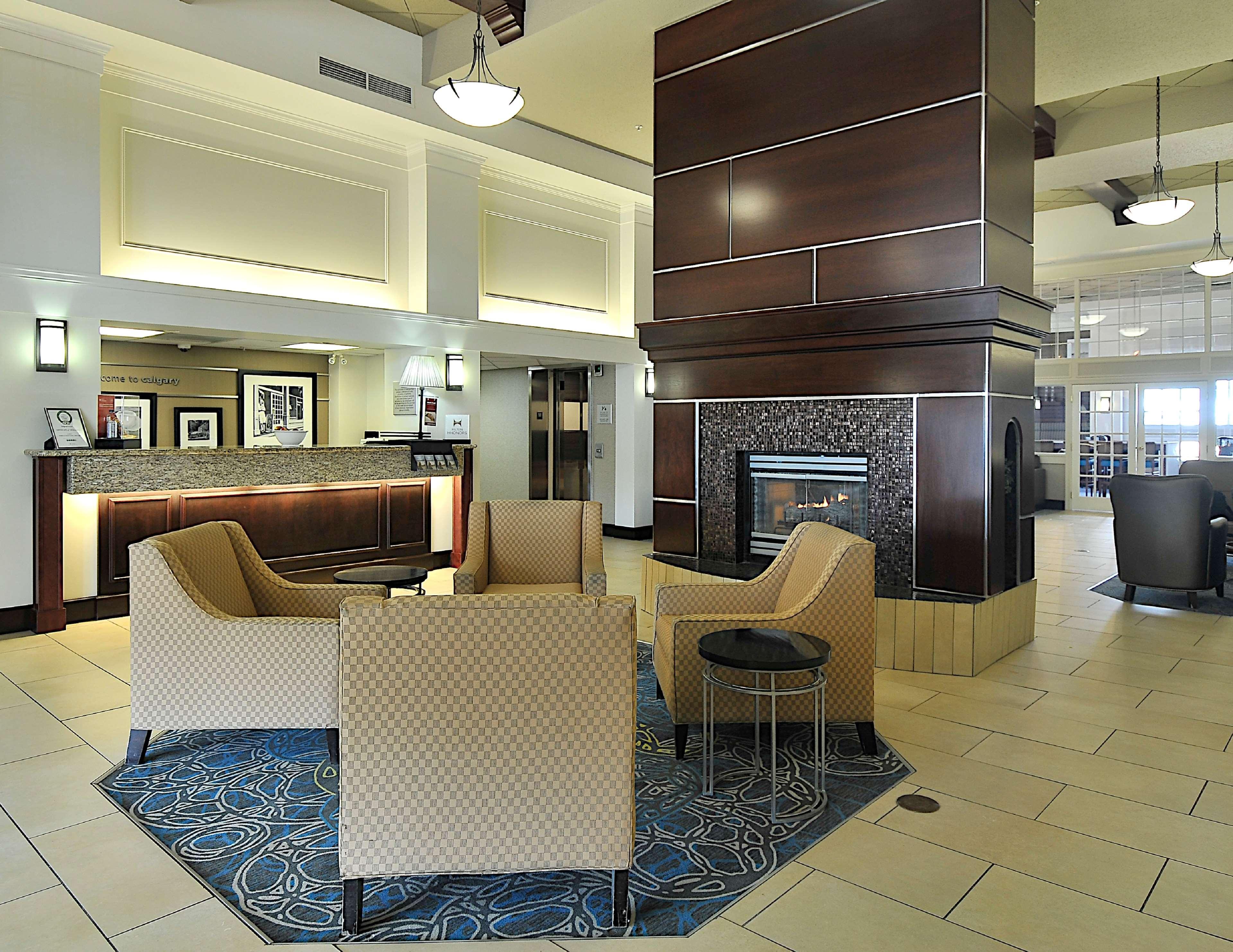 Hampton Inn & Suites By Hilton Calgary-Airport Екстер'єр фото