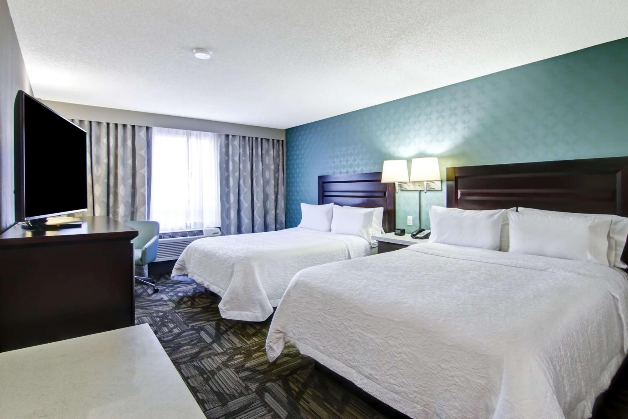 Hampton Inn & Suites By Hilton Calgary-Airport Екстер'єр фото