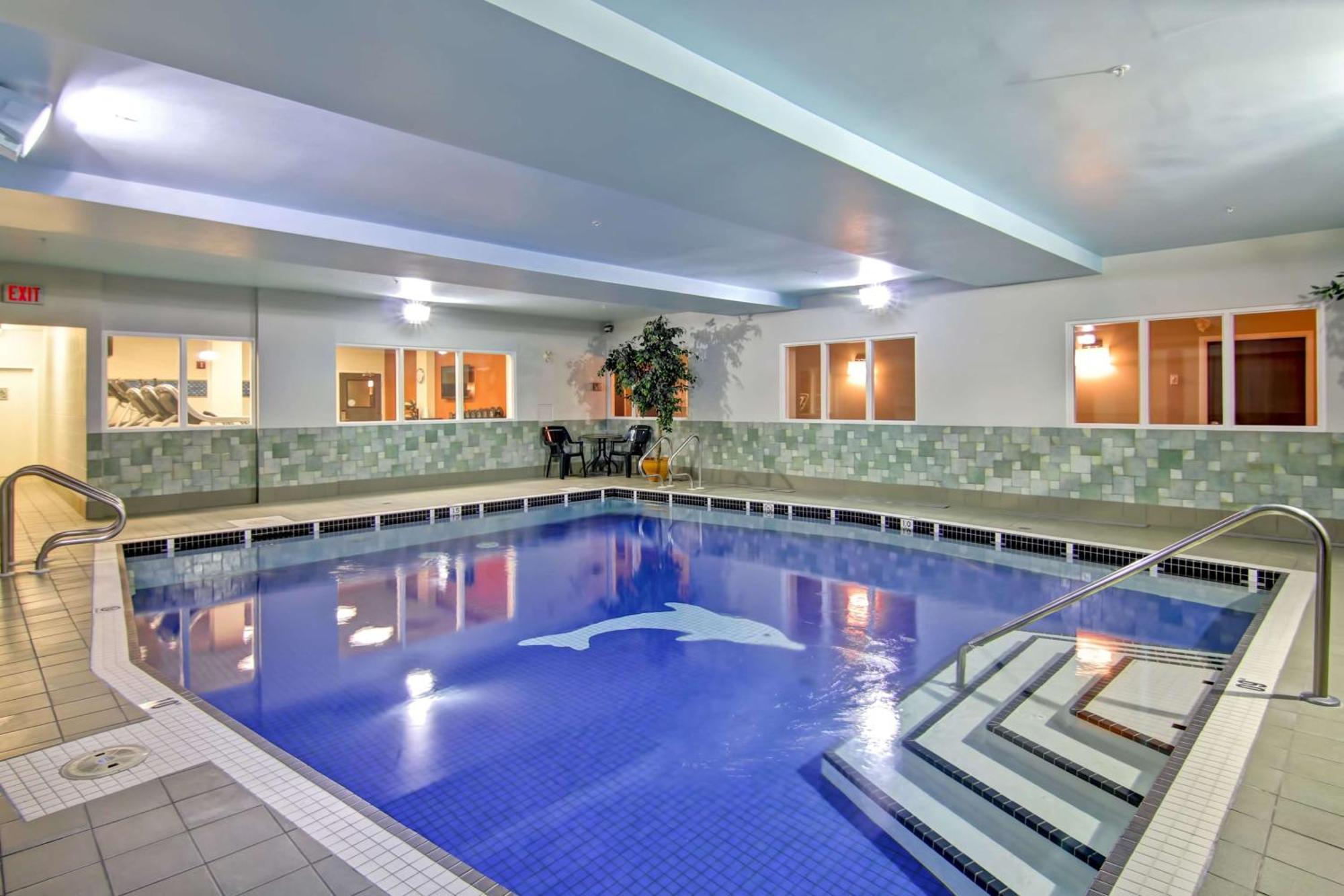 Hampton Inn & Suites By Hilton Calgary-Airport Екстер'єр фото