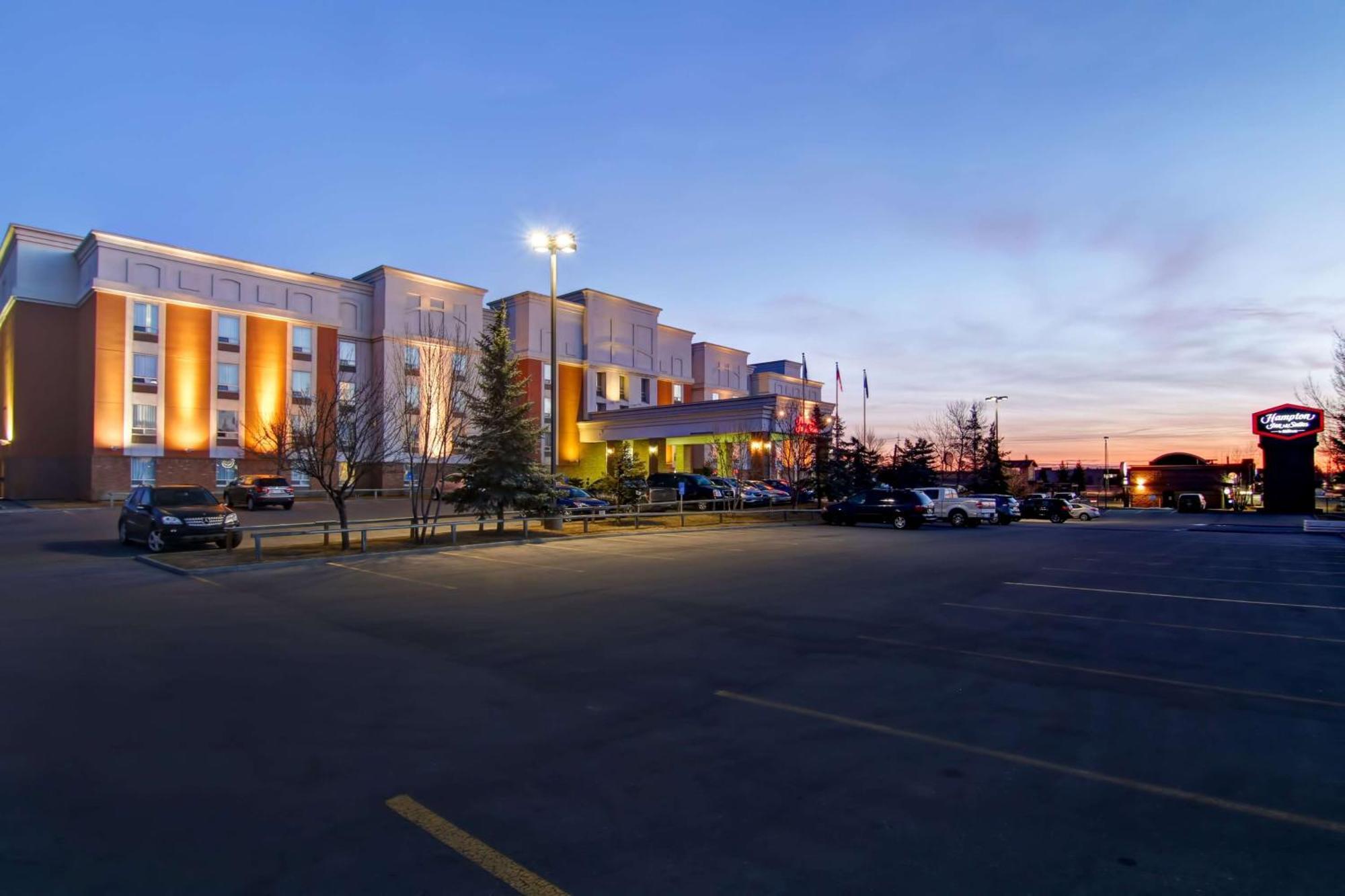 Hampton Inn & Suites By Hilton Calgary-Airport Екстер'єр фото