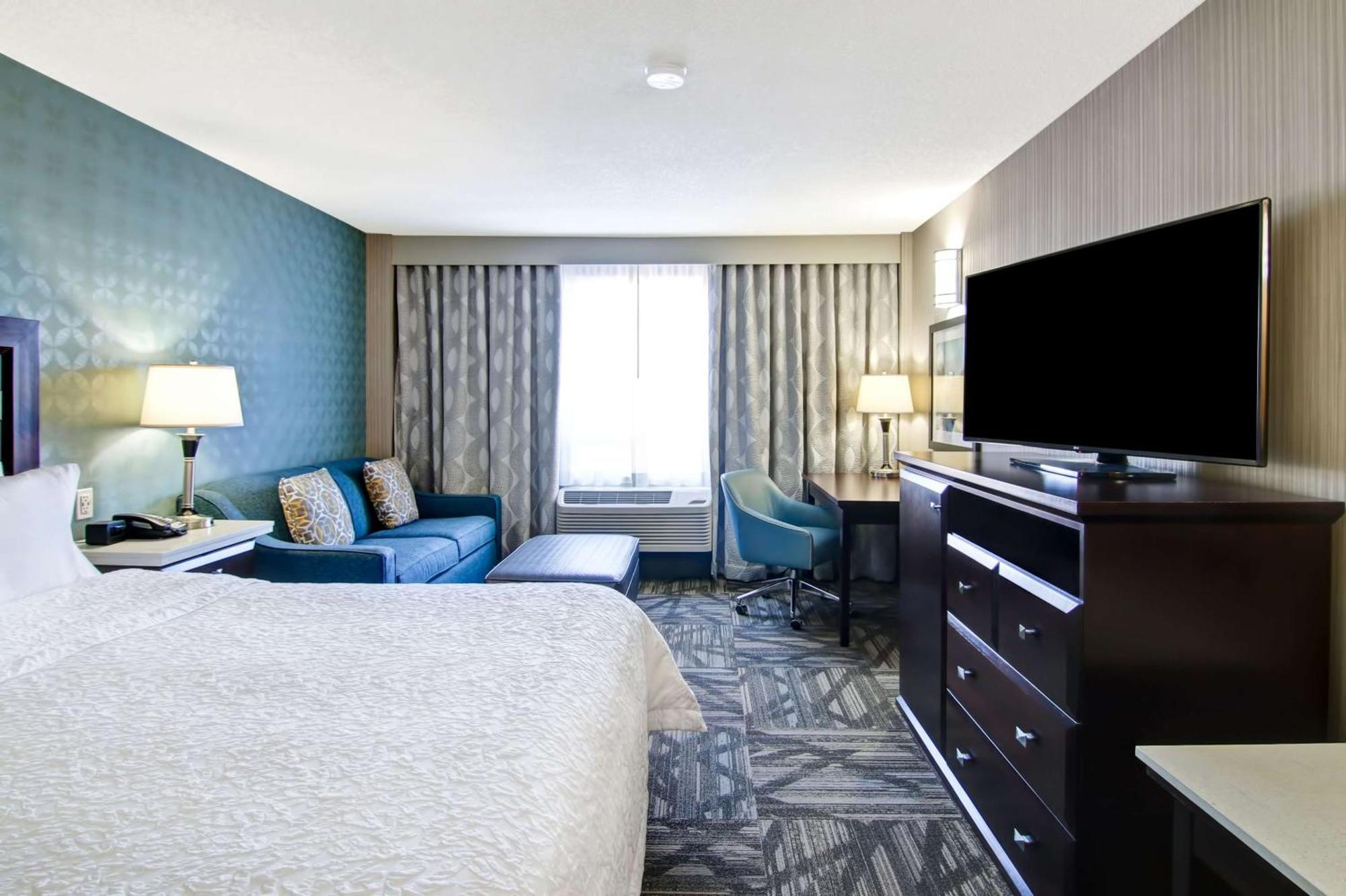 Hampton Inn & Suites By Hilton Calgary-Airport Екстер'єр фото