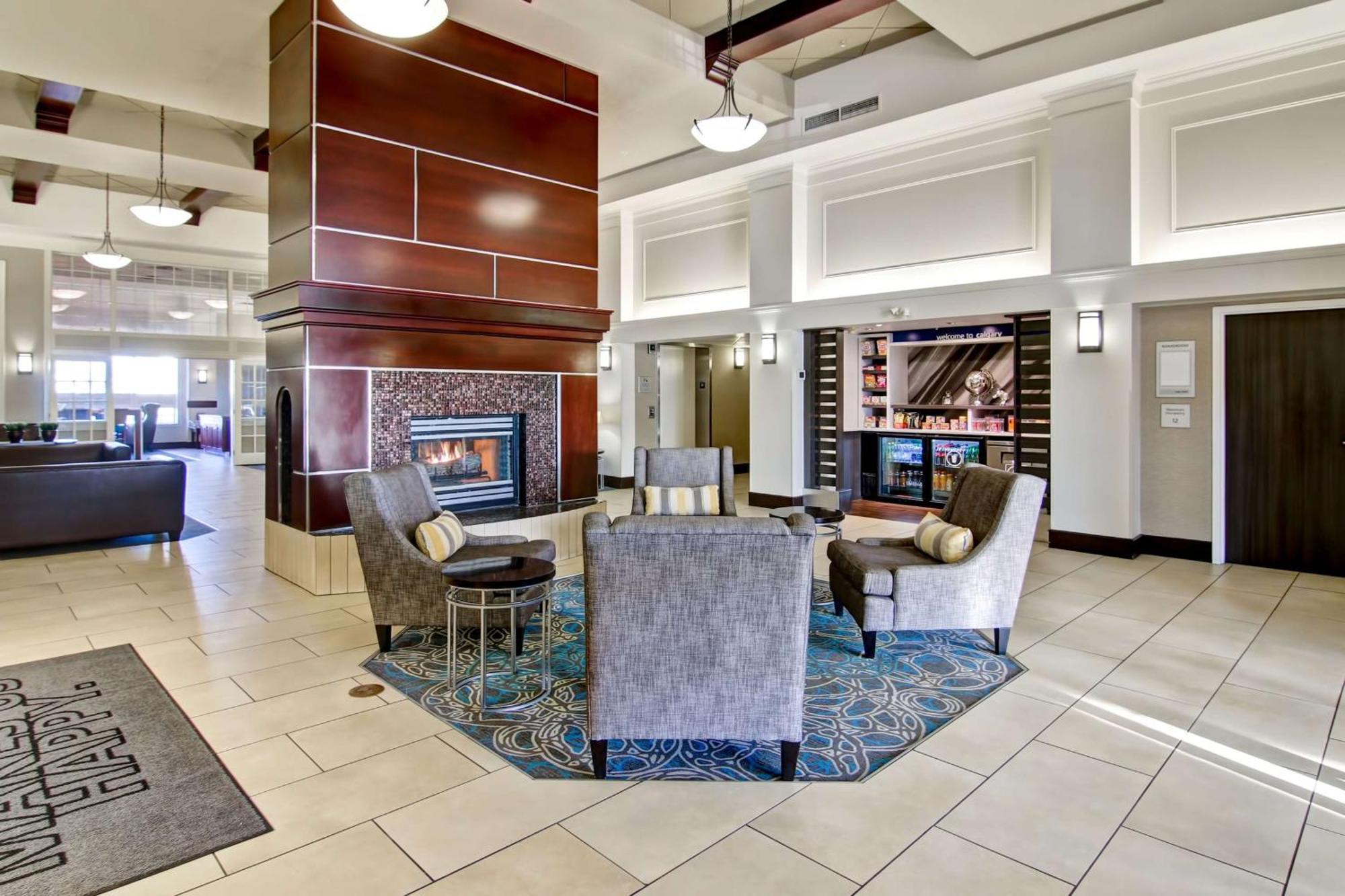 Hampton Inn & Suites By Hilton Calgary-Airport Екстер'єр фото