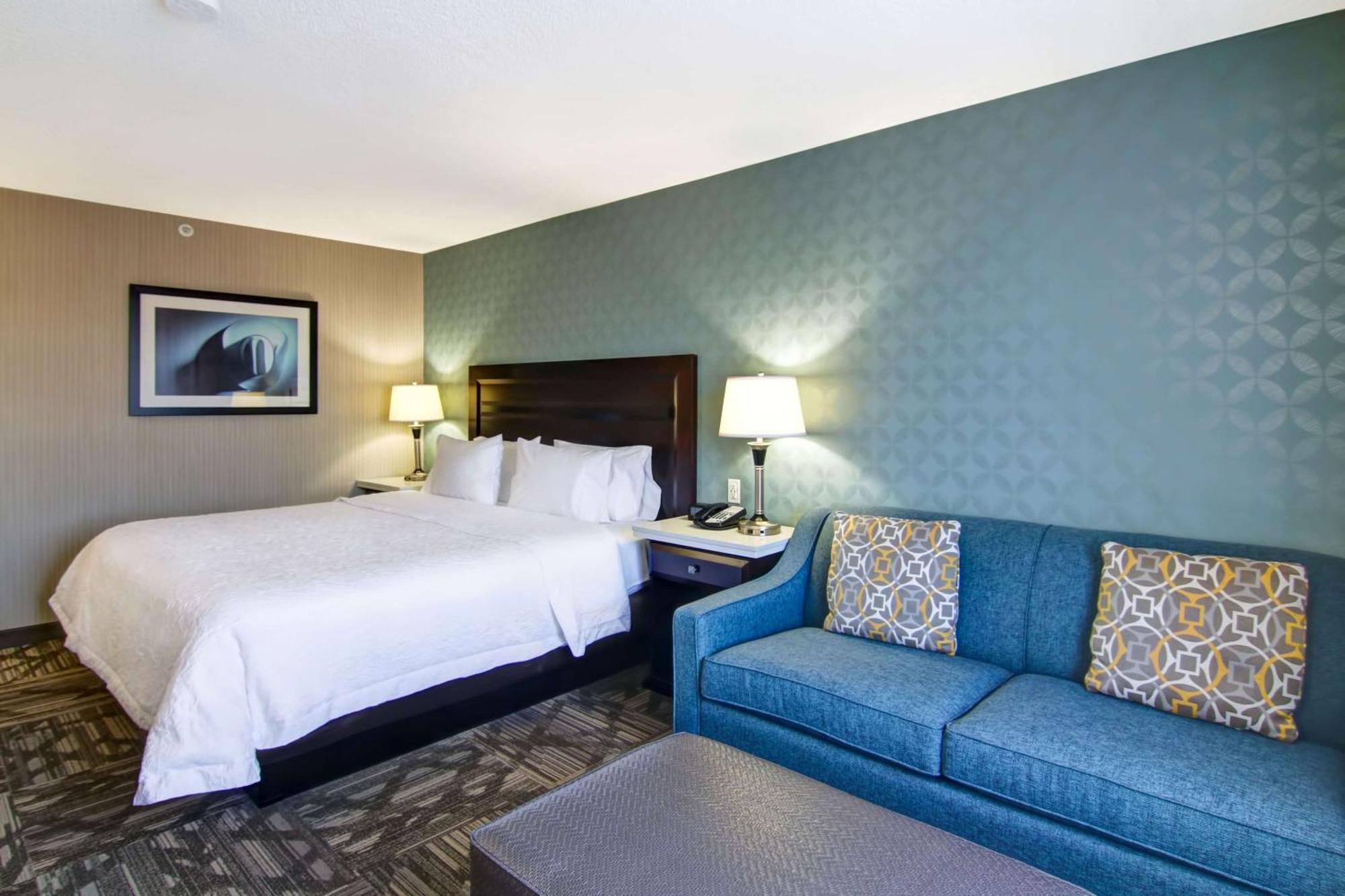 Hampton Inn & Suites By Hilton Calgary-Airport Екстер'єр фото