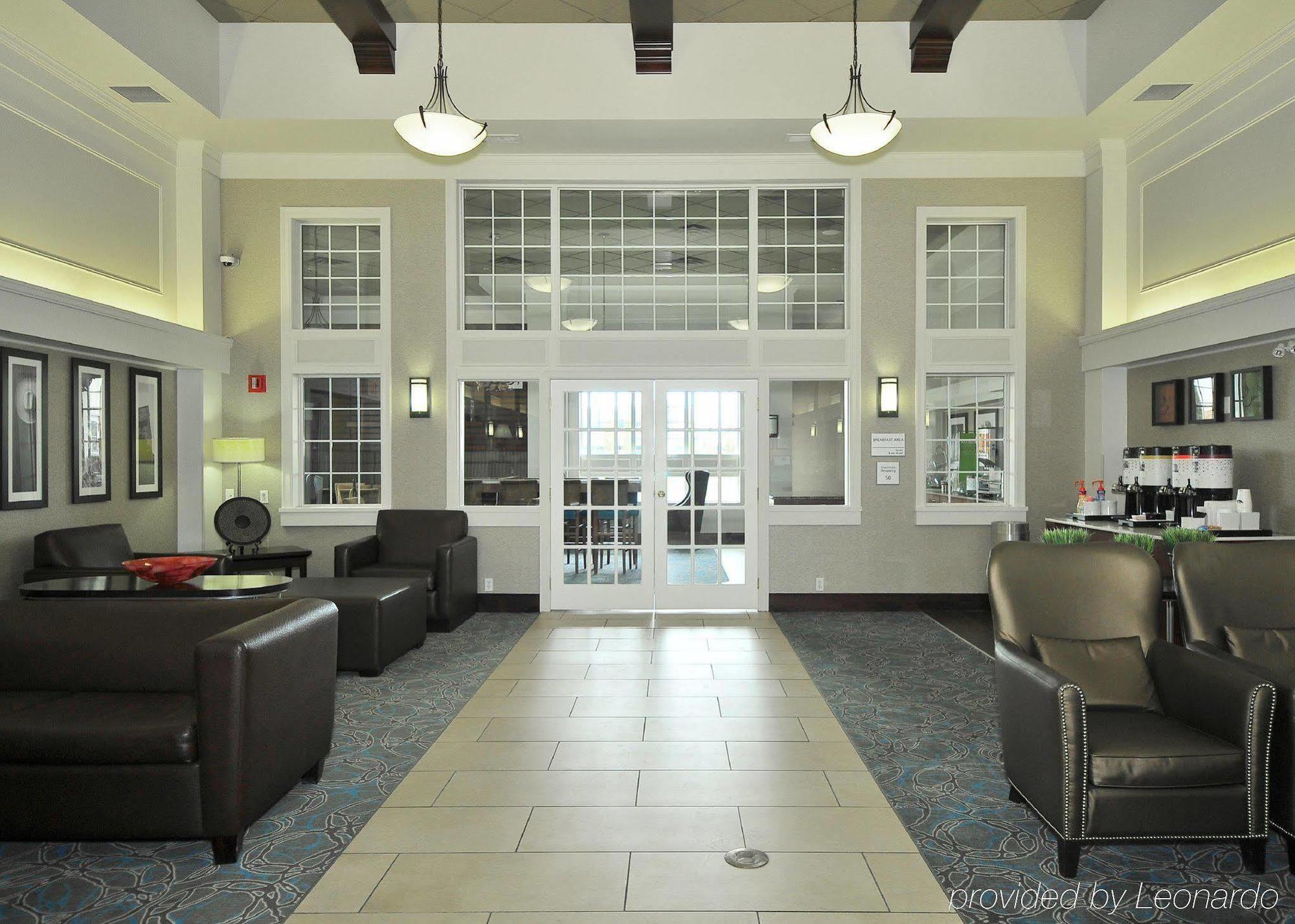Hampton Inn & Suites By Hilton Calgary-Airport Екстер'єр фото