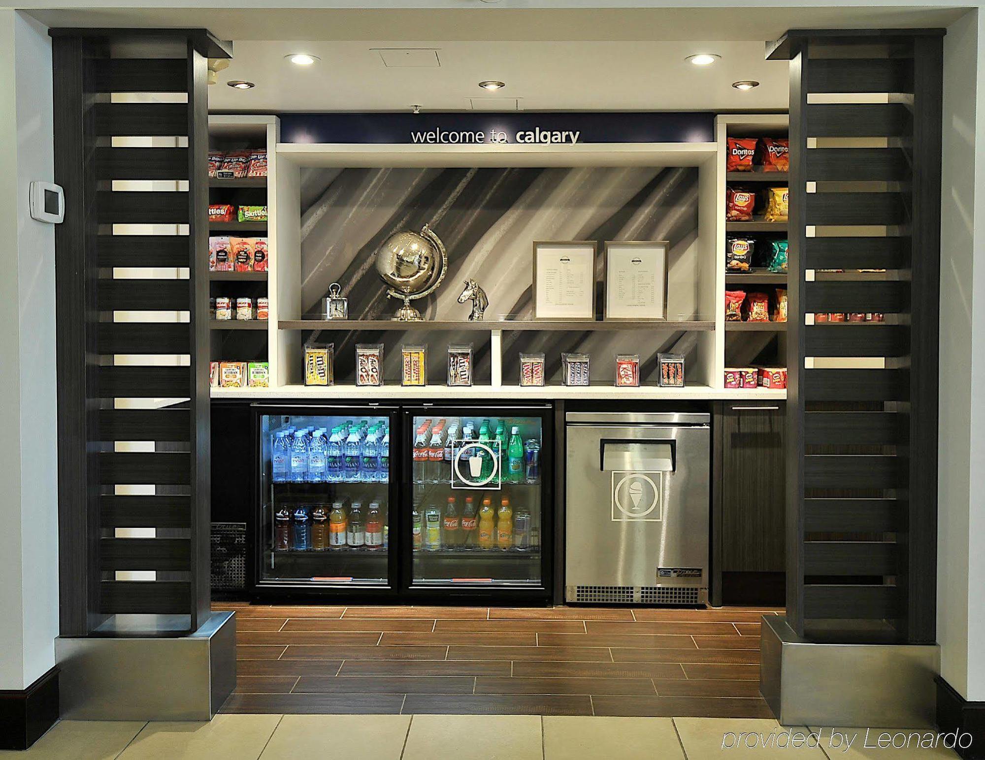 Hampton Inn & Suites By Hilton Calgary-Airport Екстер'єр фото
