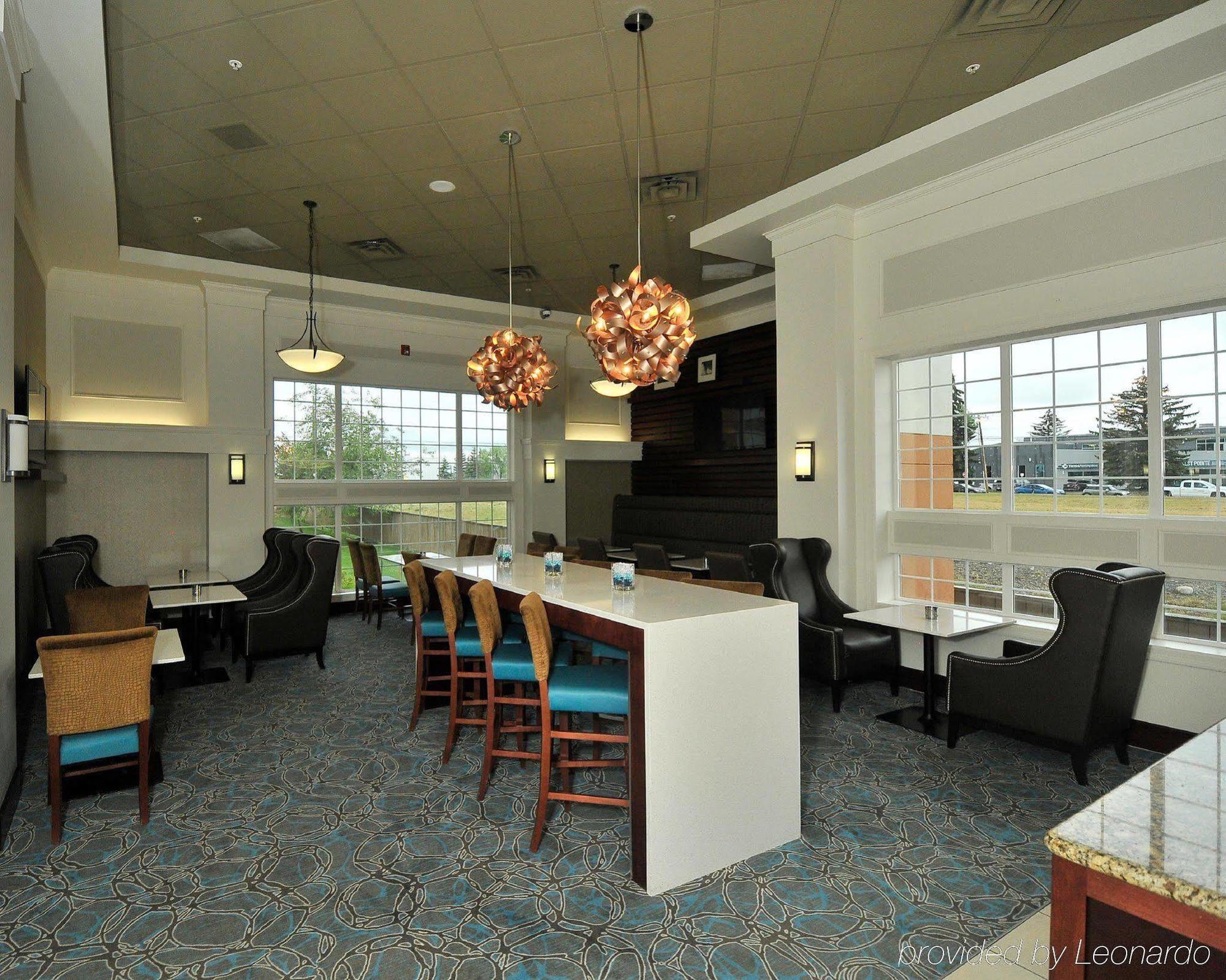 Hampton Inn & Suites By Hilton Calgary-Airport Екстер'єр фото