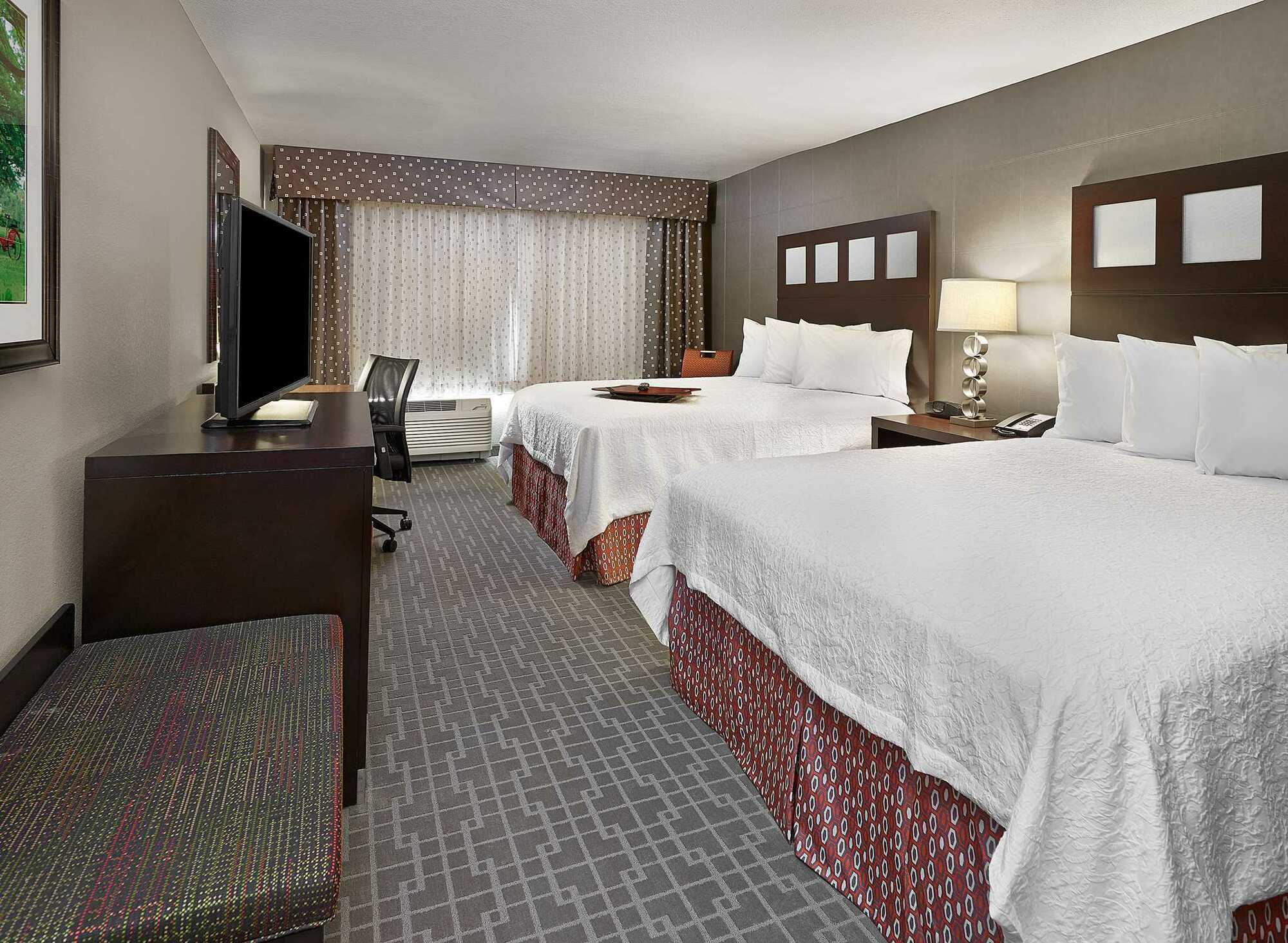 Hampton Inn & Suites By Hilton Calgary-Airport Екстер'єр фото